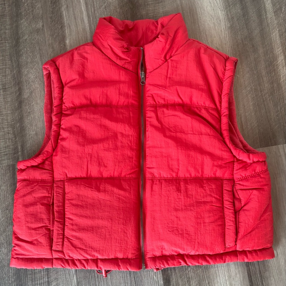 New w/Tags Thread & Supply Bright Red Women’s Puffer Vest - Large